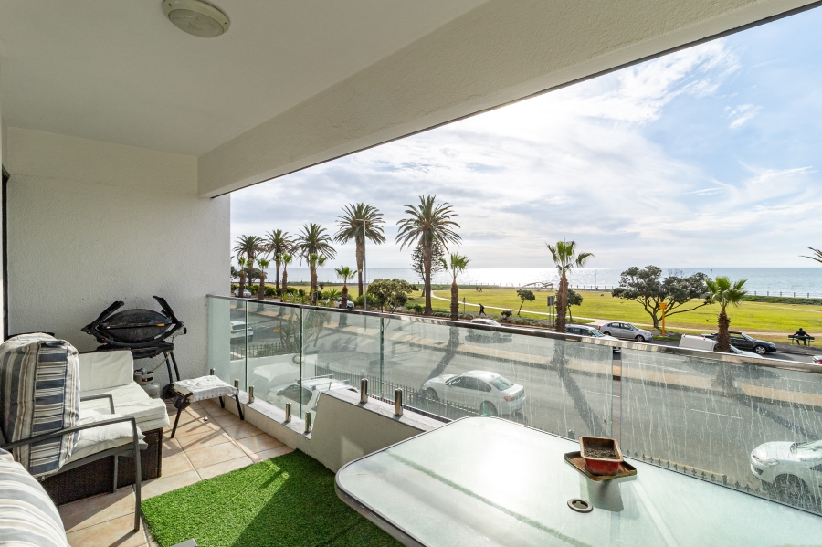 3 Bedroom Property for Sale in Sea Point Western Cape